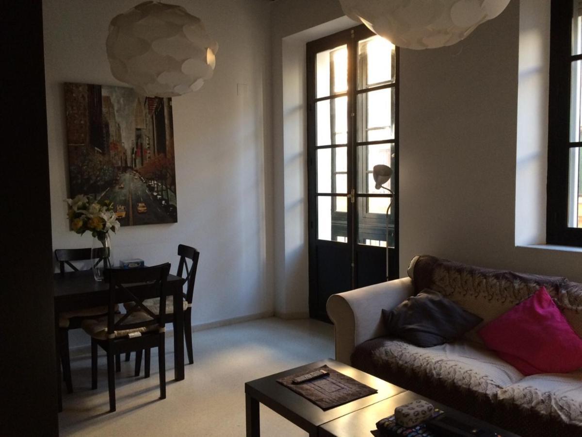 Apartamento muy bien situado en el centro de Cádiz y al lado de la playa Cádis Exterior foto