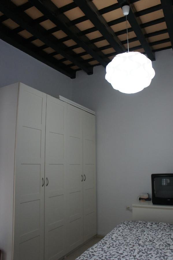 Apartamento muy bien situado en el centro de Cádiz y al lado de la playa Cádis Exterior foto
