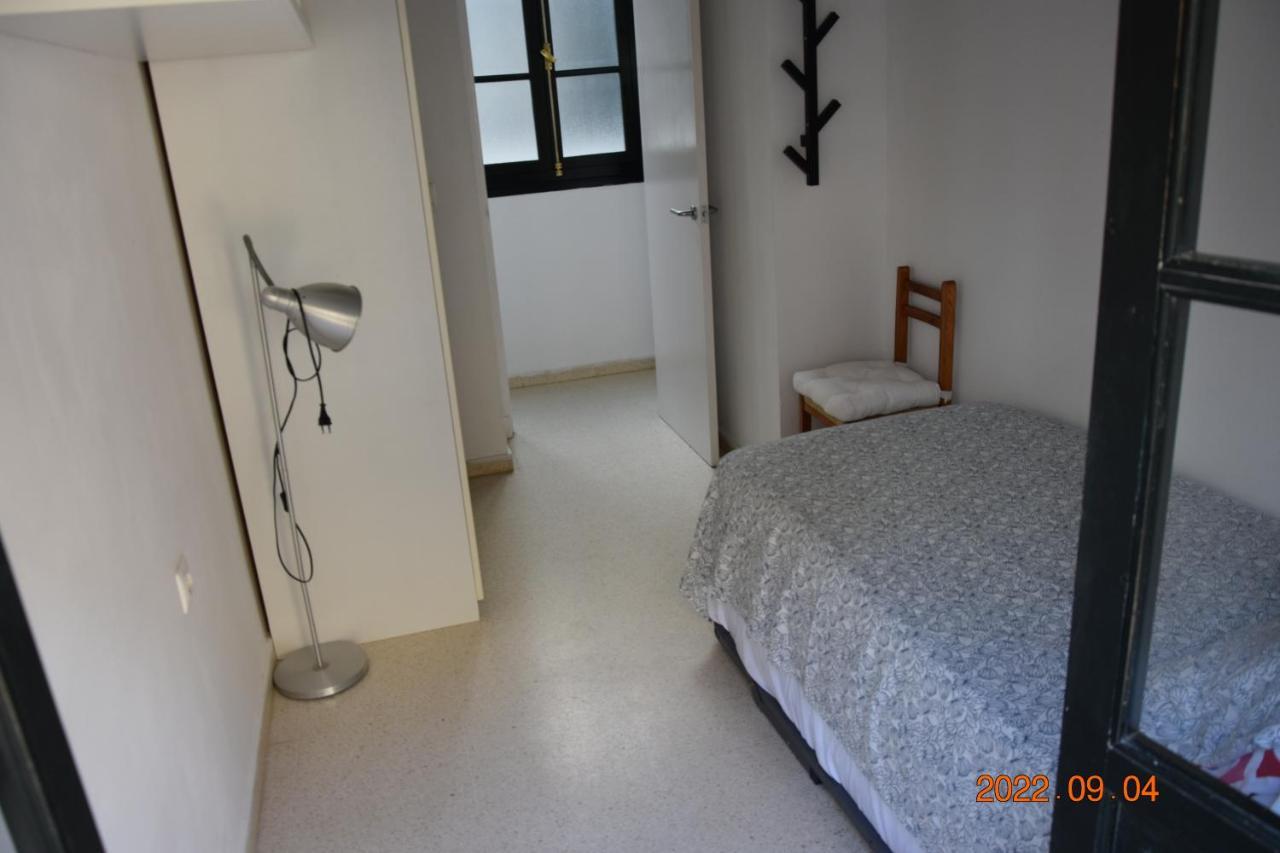 Apartamento muy bien situado en el centro de Cádiz y al lado de la playa Cádis Exterior foto