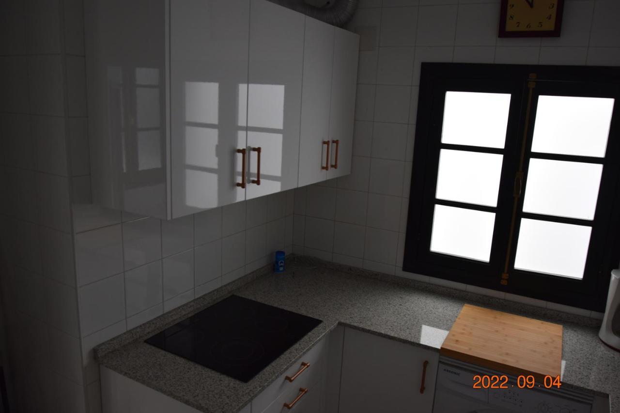 Apartamento muy bien situado en el centro de Cádiz y al lado de la playa Cádis Exterior foto